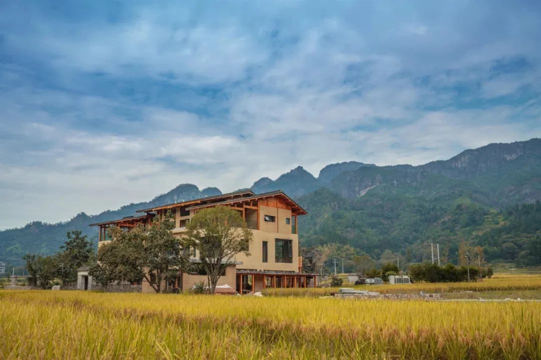 娄艺潇住的哪个酒店,娄艺潇旅游住民宿