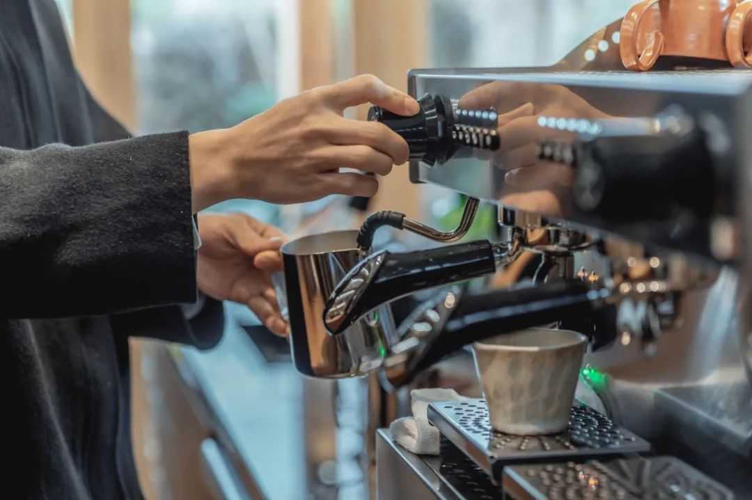 娄艺潇住的哪个酒店,娄艺潇旅游住民宿