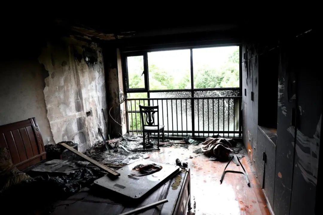 火灾逃生自救方法青少年安全教育,发生火灾如何自护自救英文