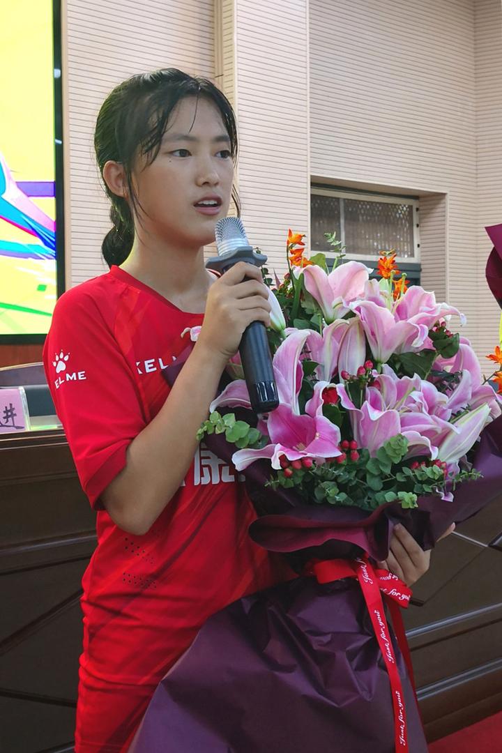 鏍″洯瓒崇悆韪㈠嚭鎴愰暱,鏍″洯瓒崇悆韪㈠嚭浜嗙數姊悆