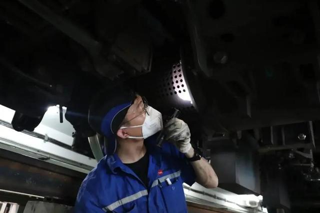 铁路上工作如何预防中暑,铁路作业人员中暑的急救方法