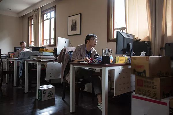 灵隐寺招人火爆热搜，不用出家！当初入职90后小伙再度走红：一年半瘦20斤，8小时上班制，KPI随缘