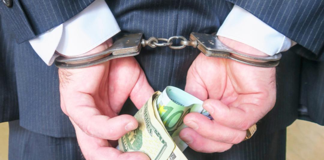 韩国朋友借名表送给了对象，咋办？