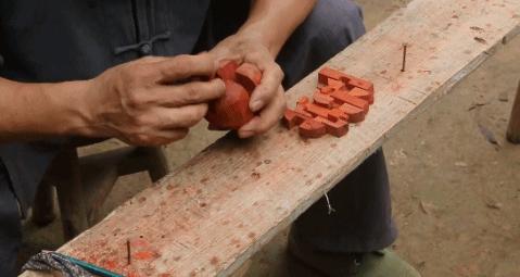 当代“鲁班”，63岁中国木匠在YouTube获千万赞，成中国“网红”，徒手造神话