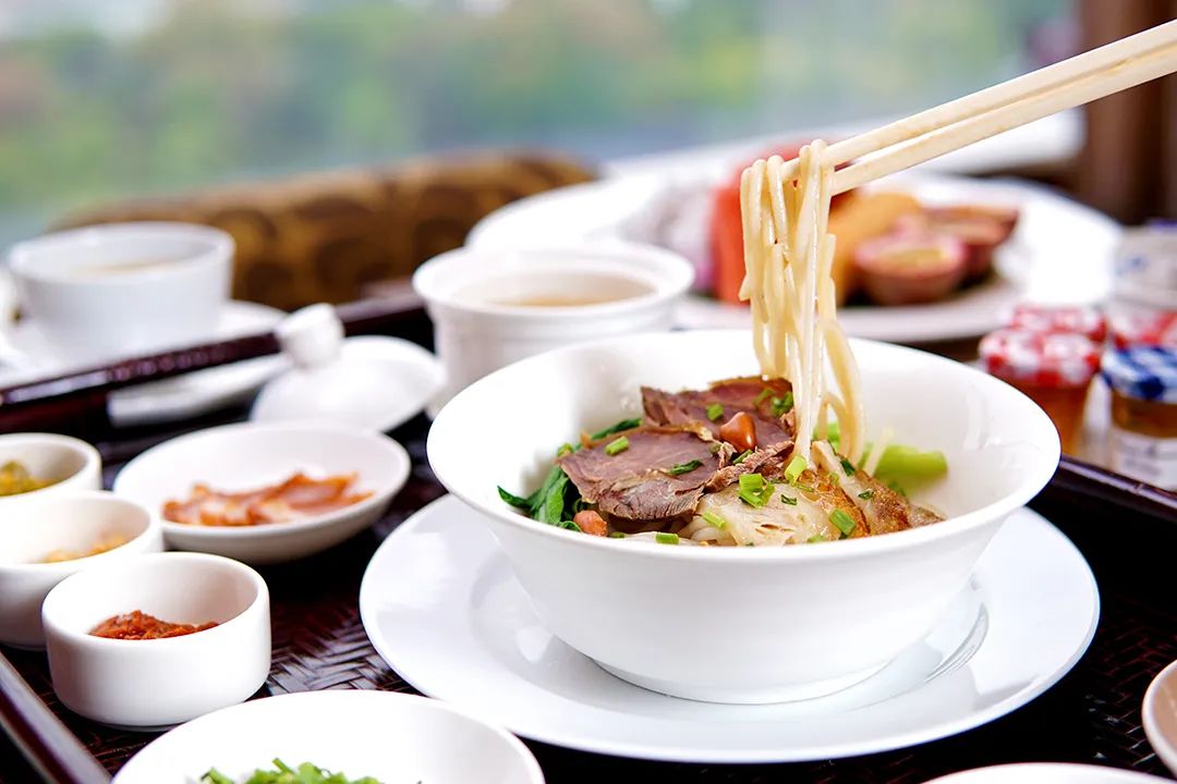 比买一送一还划算，全年不涨价！享山水画里329㎡双卧别墅，玩皮划艇漂流