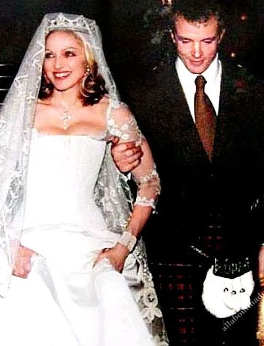 美国性感*物尤**：身价高达40亿人民币，16段恋情都是“小鲜肉”？