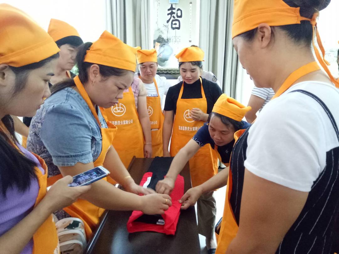 荔波县妇联：搭建创业就业“致富桥”创建幸福之家