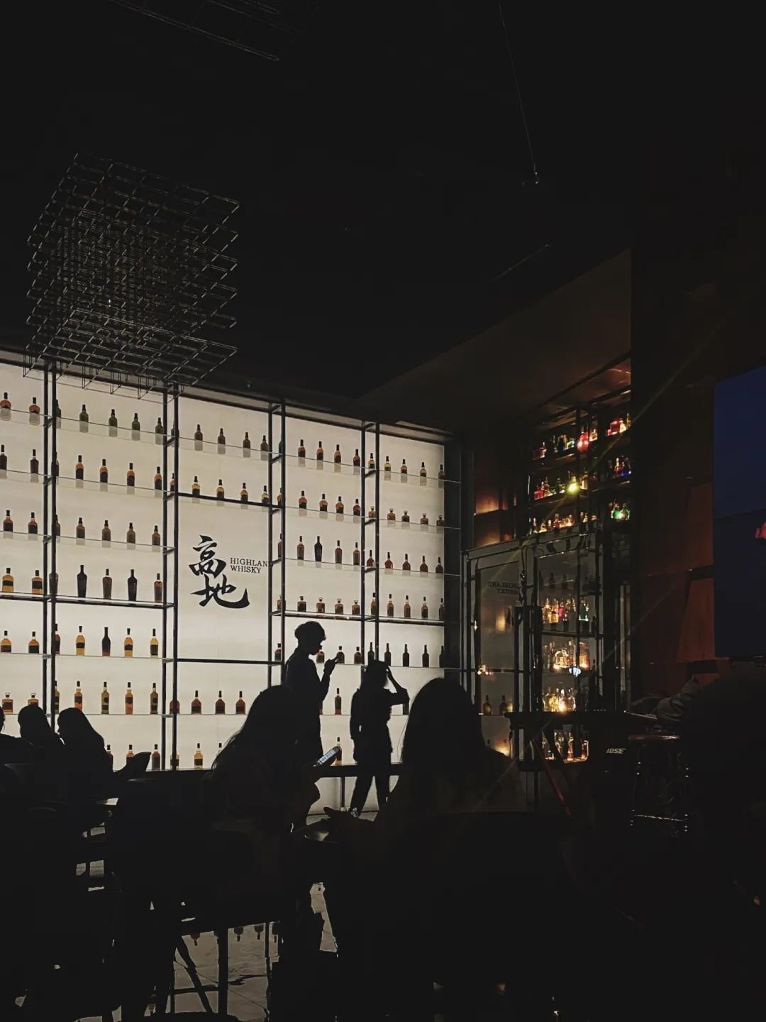 广州夜晚酒吧,在广州陪你度过漫长的夜