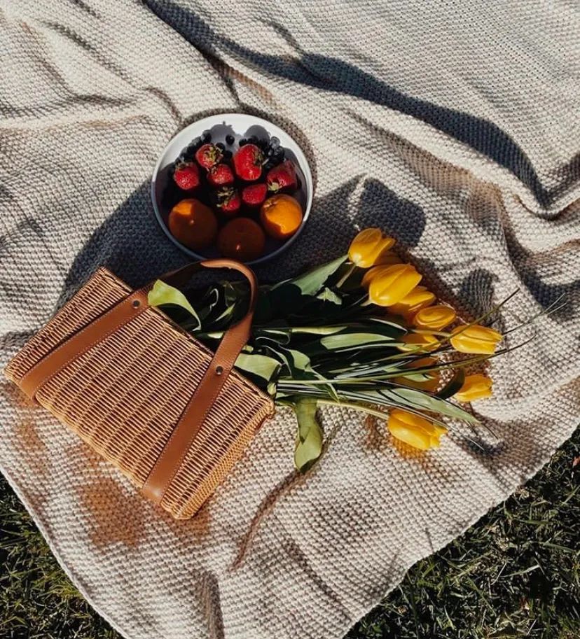 盛夏选一款不会撞款的藤编包吧,盛夏哪个系列好用