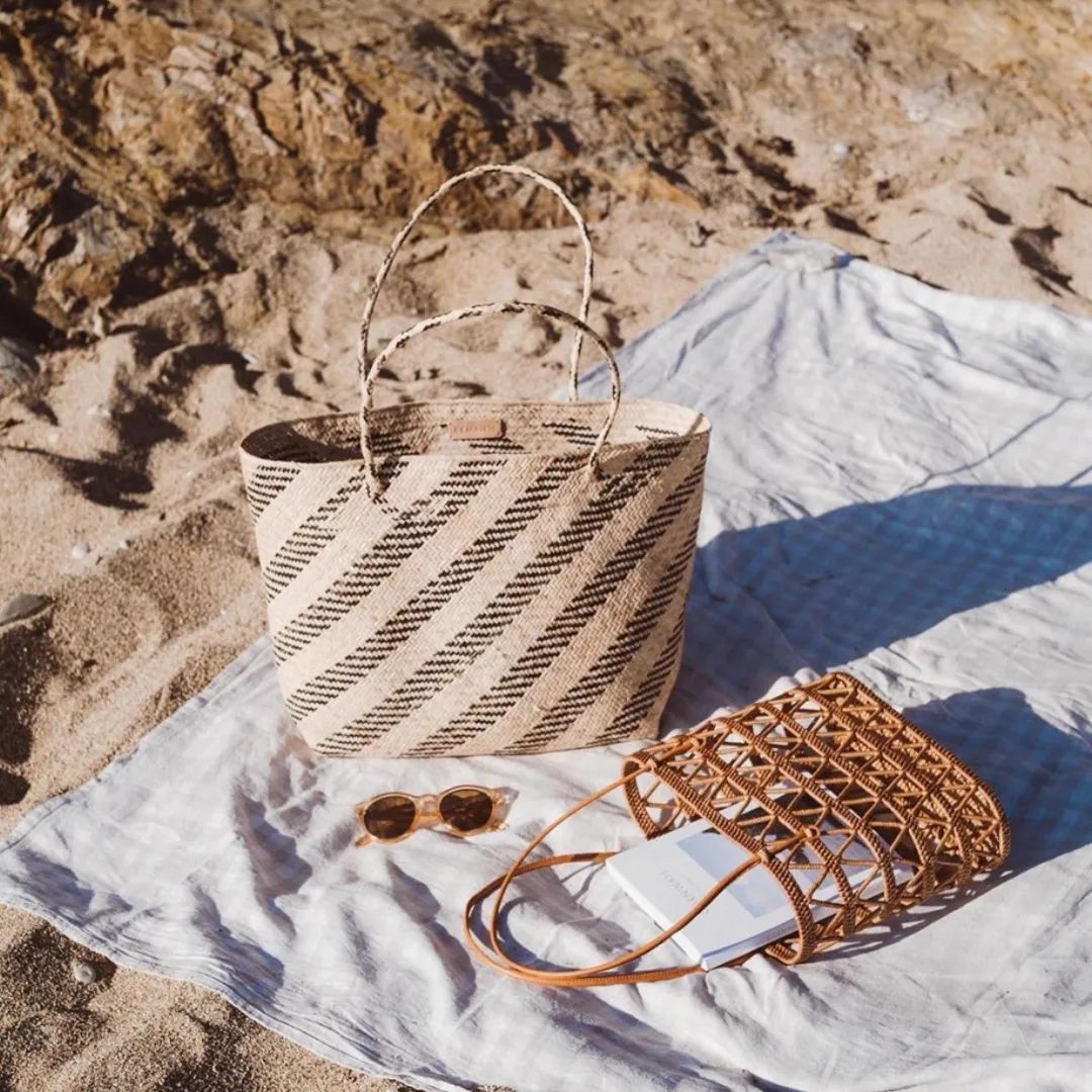 盛夏选一款不会撞款的藤编包吧,盛夏哪个系列好用