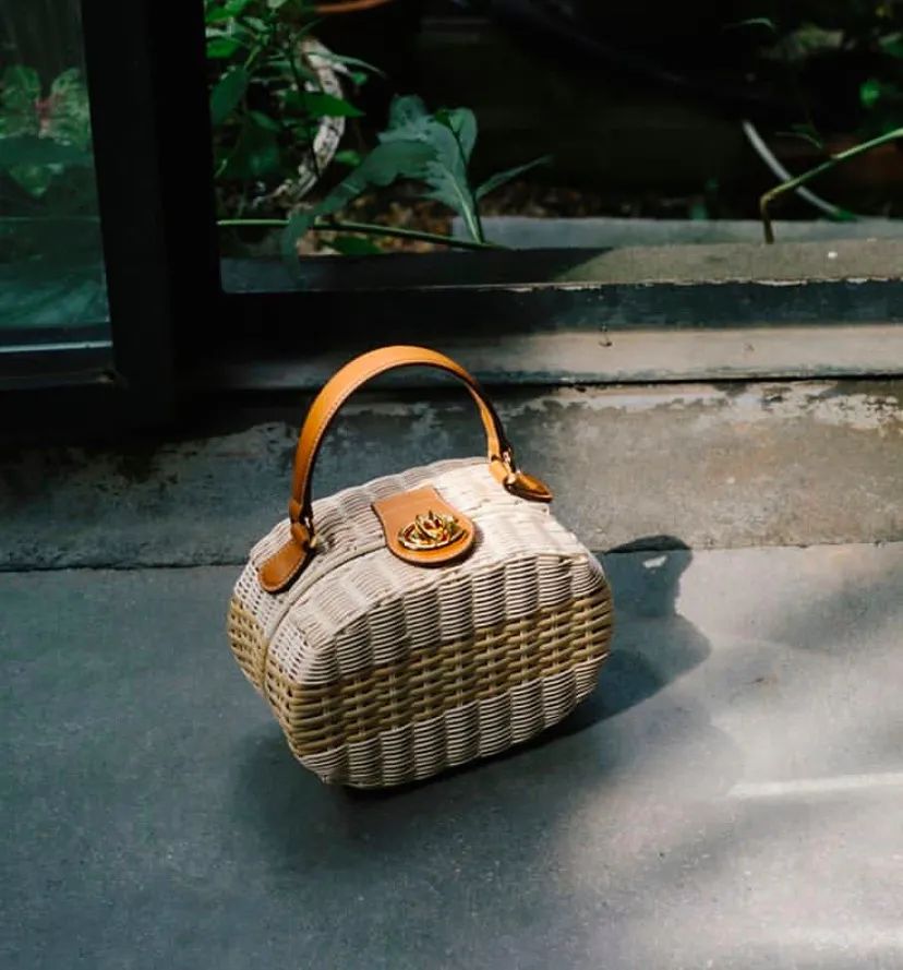盛夏选一款不会撞款的藤编包吧,盛夏哪个系列好用