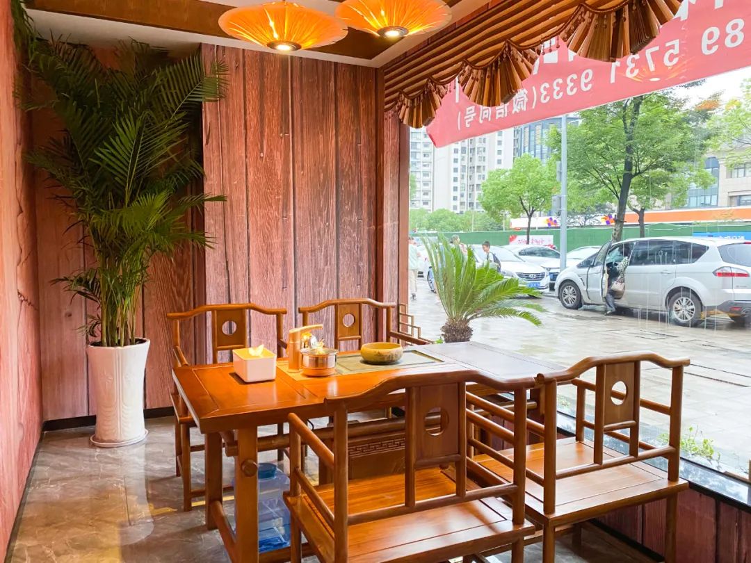 鍚冨湪鍢夊叴,鍚冨湪鍢夊叴缇庨鐗规儬涓撳満