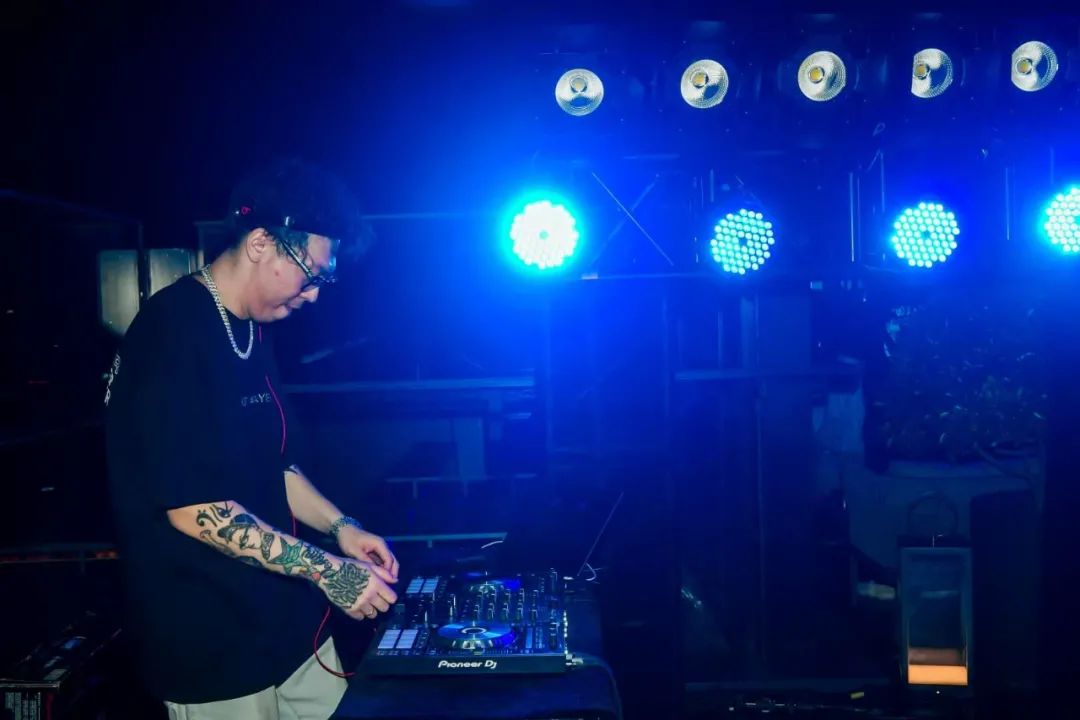 vespa风格摩托车,vespa摩托车潮