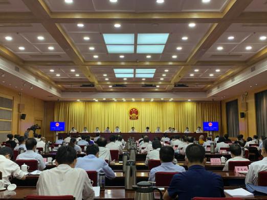 终于来了!郑州无人驾驶公交开通,免费乘坐;重磅!今起河南6城发消费券丨大河早新闻(语音版)