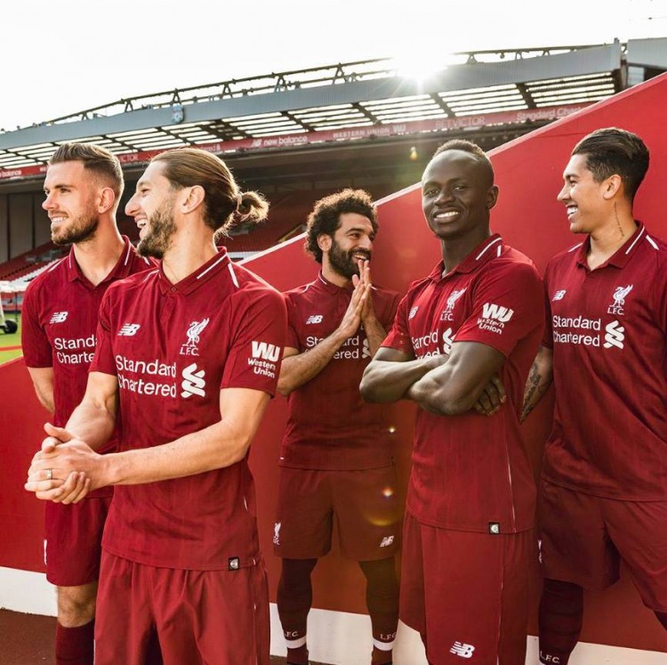 利物浦最新球衣搭配,新百伦球衣利物浦