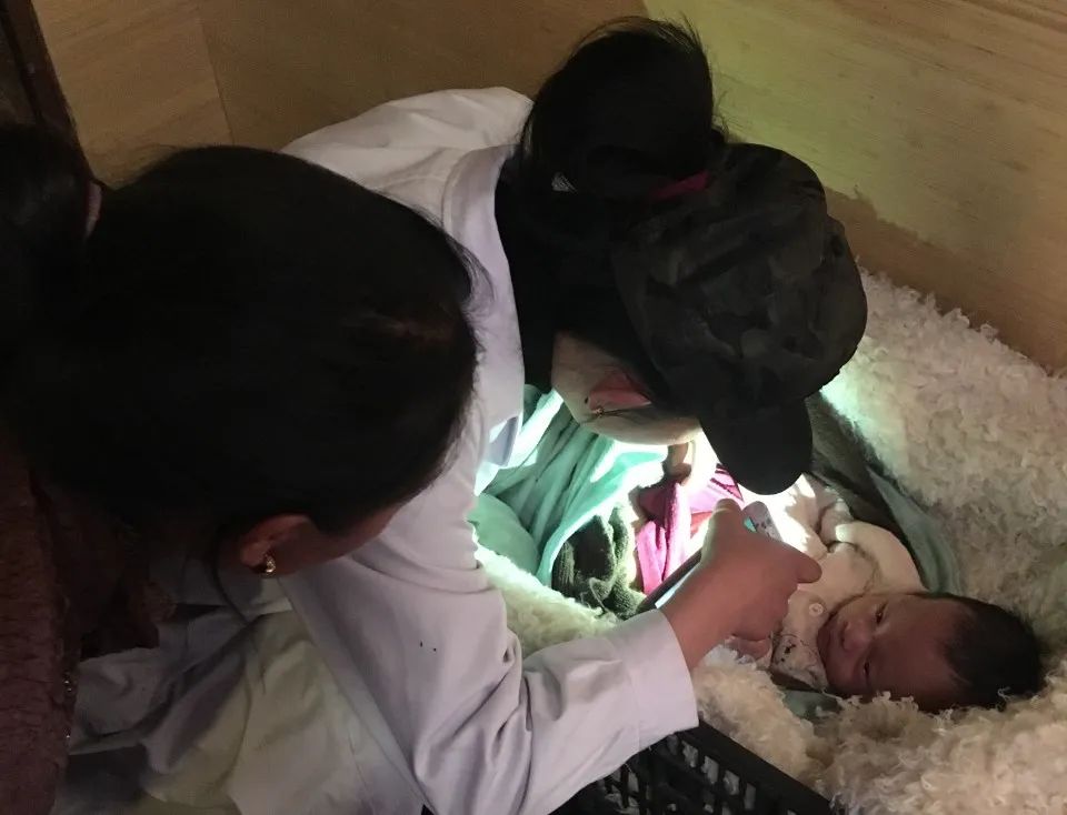 暖心：热心门巴，筹款救助先天残疾儿童