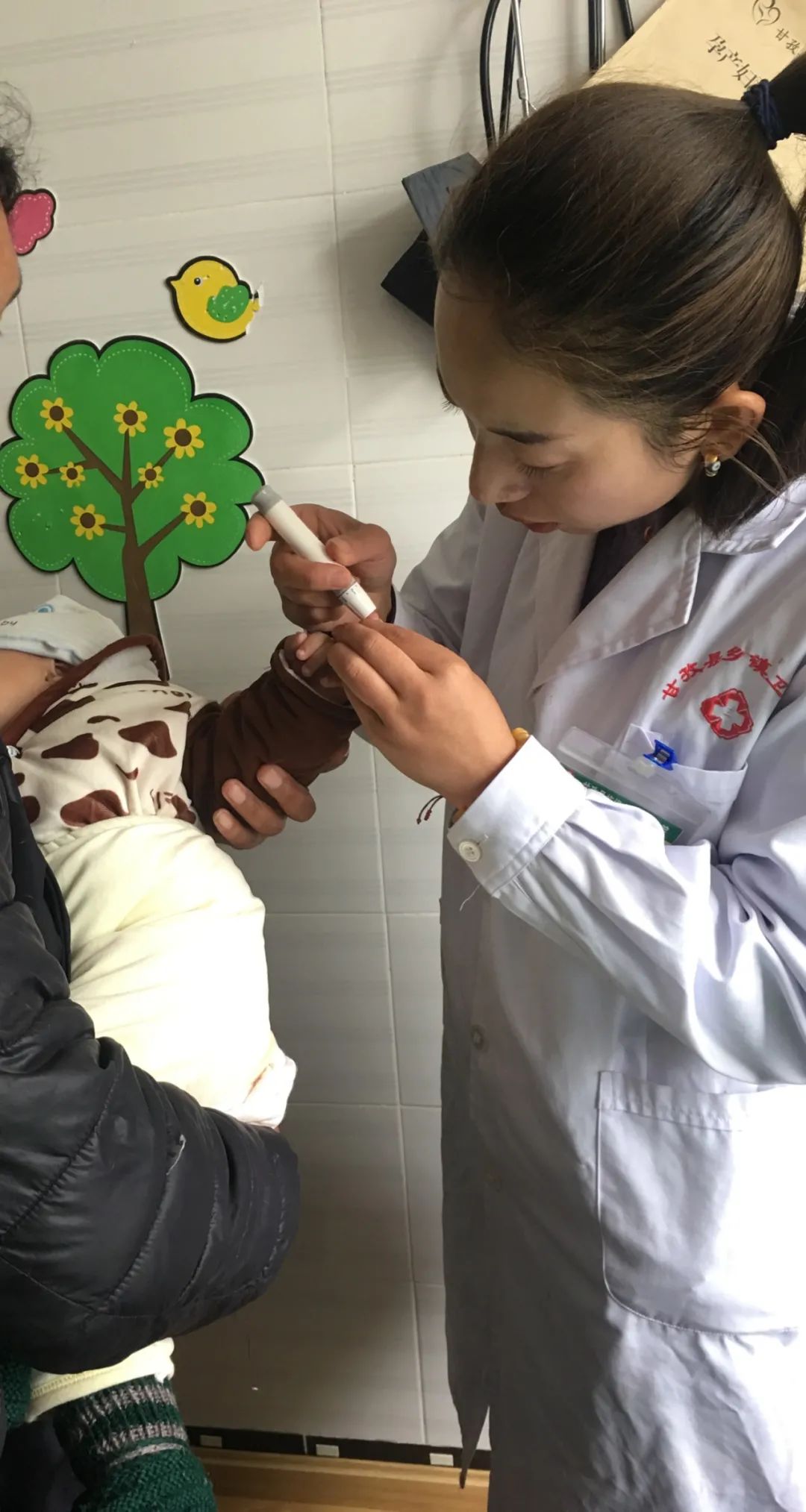 暖心：热心门巴，筹款救助先天残疾儿童