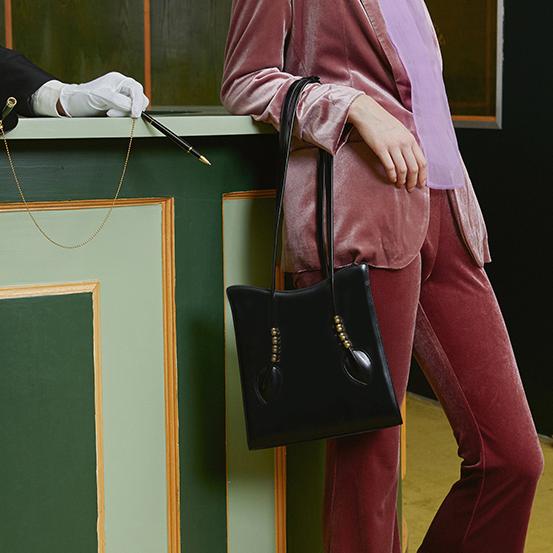 通勤包推荐|容量大、颜值高，走在路上都会被问链接