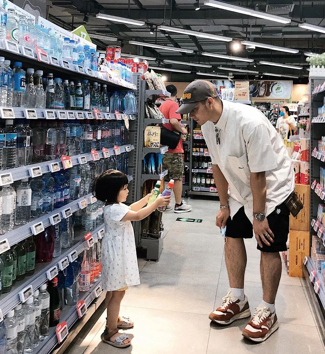 潮鞋速递｜“盗版鞋”把章盖到正版上，就问你服不服？