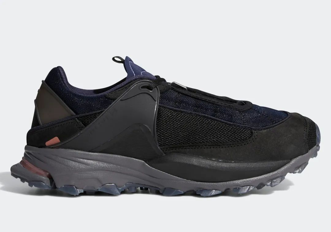 潮鞋速递｜“盗版鞋”把章盖到正版上，就问你服不服？