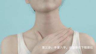 一条颈纹老十岁教你一招淡化,女人脖子有颈纹和年龄有关吗