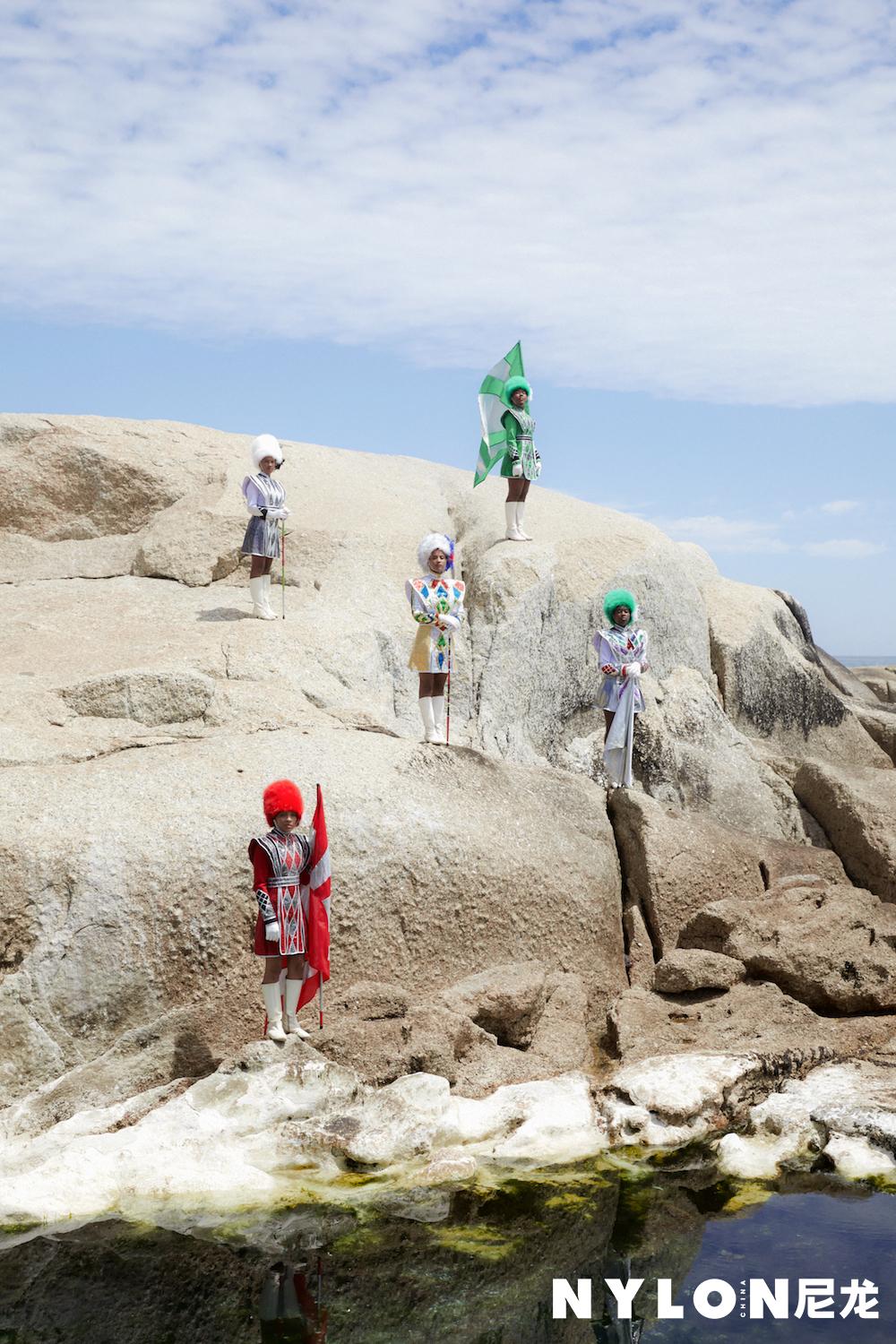 在南非，成为女子旗队的一员，承载了一代代女孩的憧憬