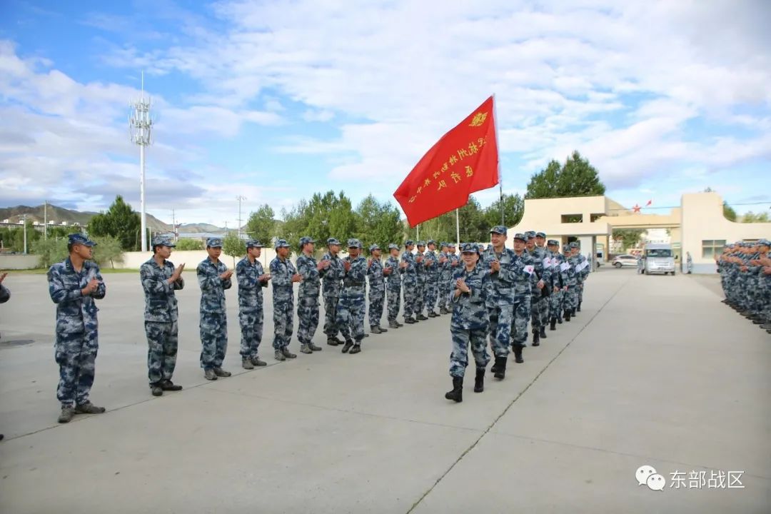 关注｜给力！空军医疗专家把流动诊室开到了雪域边关