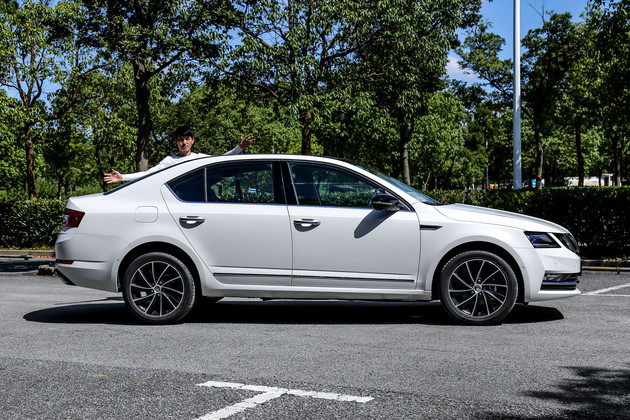 上汽大众斯柯达懂车帝评测,最新高配斯柯达明锐测评