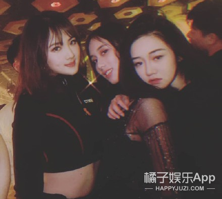 最大牌女团？赌王女儿集合三大豪门千金跳女团舞，这学历身价酸了