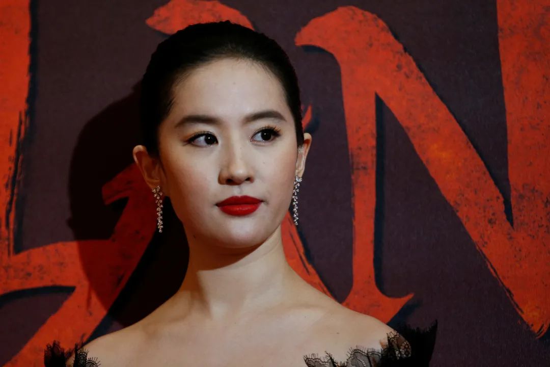 不进院线直接上Disney+，《花木兰》改道背后是北美流媒体的大乱斗