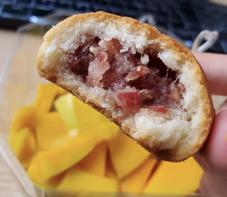 今年吃的第一口月饼,今年的第一口月饼