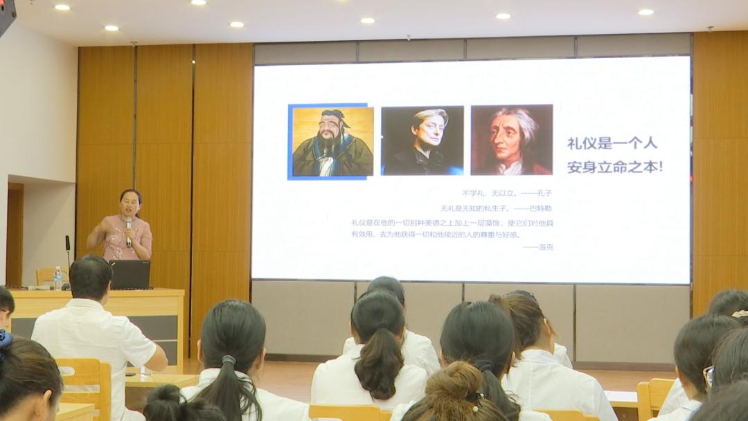 我县各医疗单位庆祝第三届中国医师节