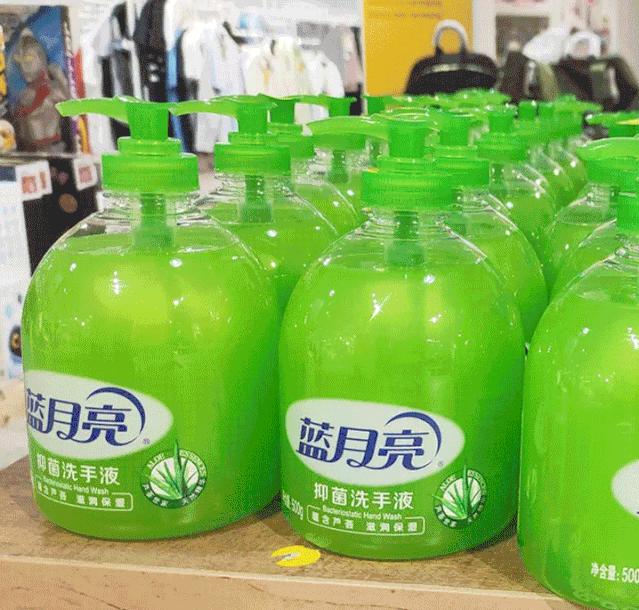 火爆魔都的荟品仓登陆松江！Nike、阿迪…全场一折起！2000个拉杆箱1元领