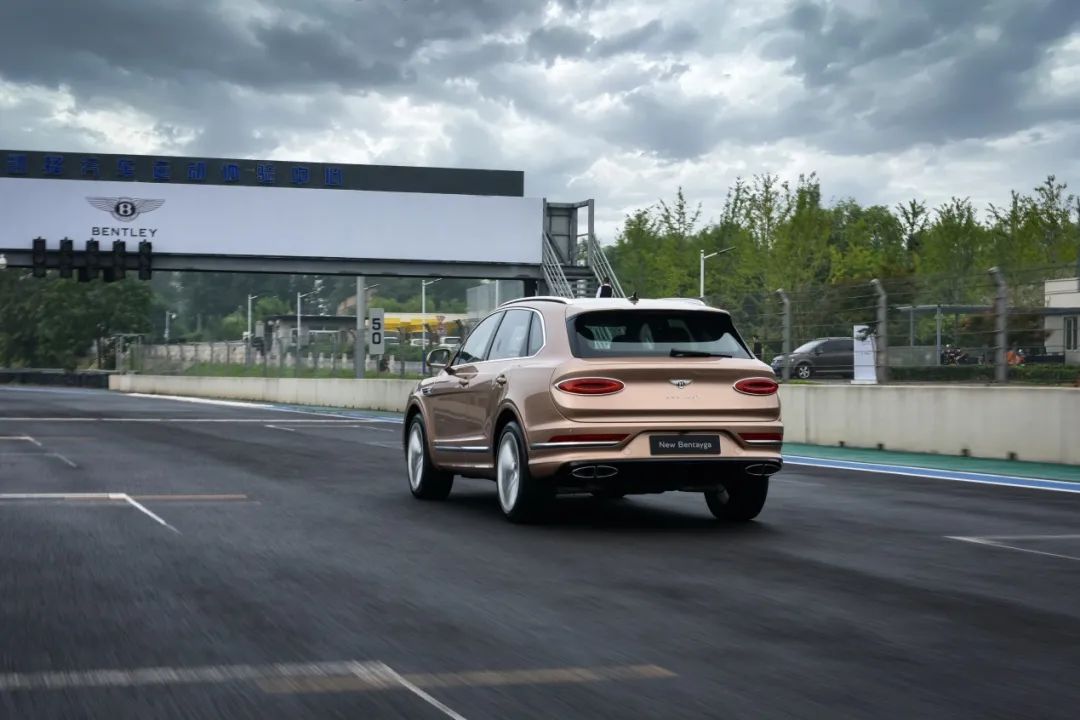 奢侈品带来自信,奢侈品彰显自己的实力