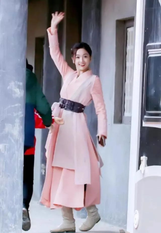 95后小花古装扮相最美的,95后小花作品