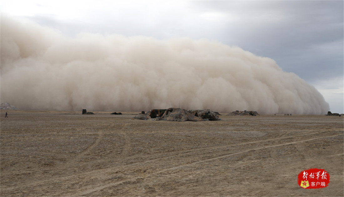 红黄蓝白黑……来看看防空兵的“七彩之夏”