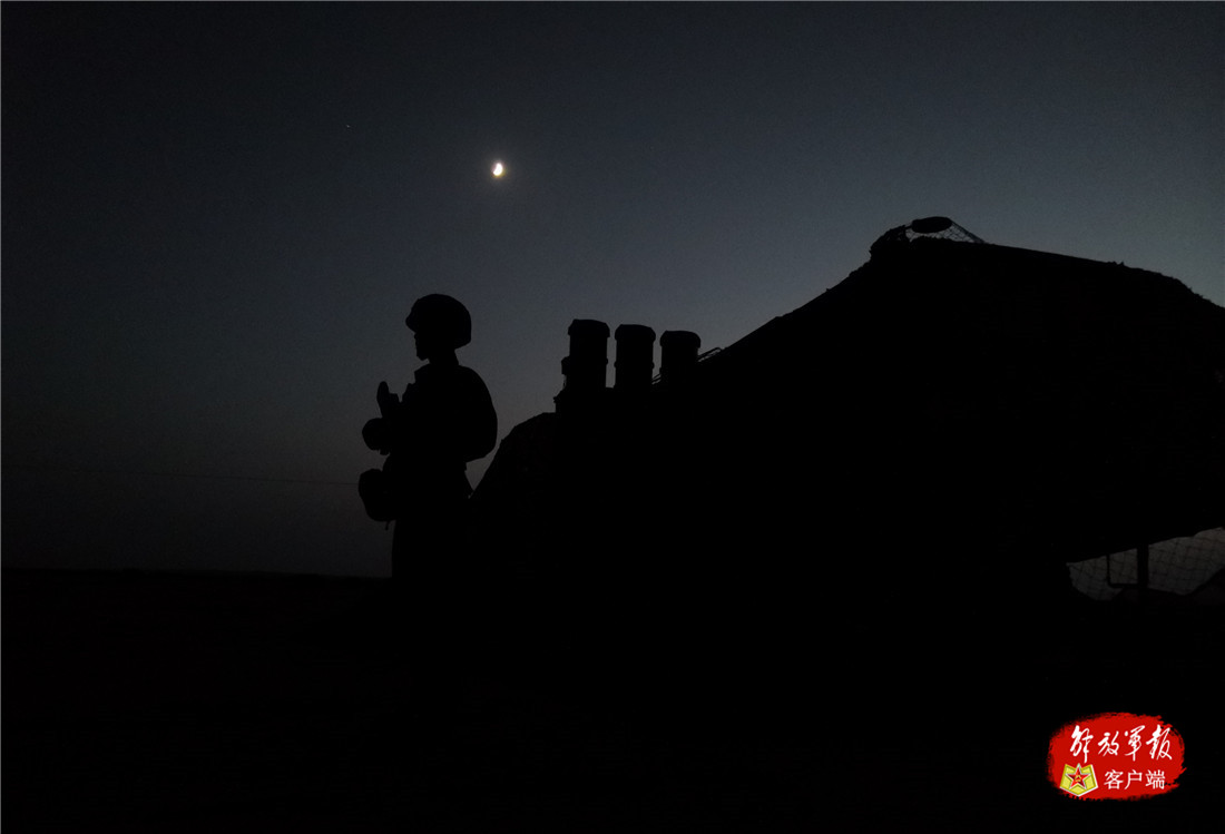 红黄蓝白黑……来看看防空兵的“七彩之夏”