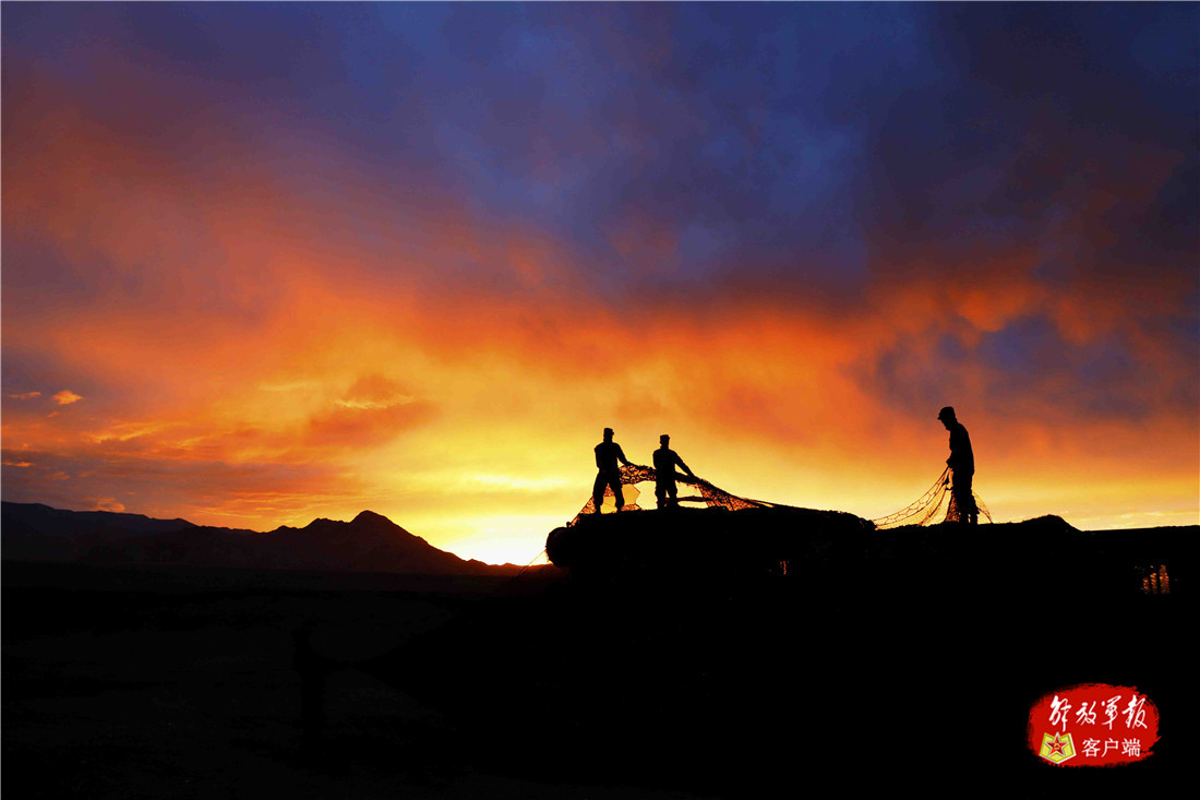 红黄蓝白黑……来看看防空兵的“七彩之夏”