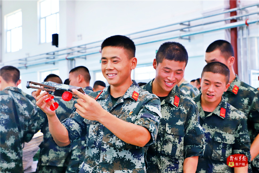 兵哥哥创意礼物,部队墙上的手工艺品