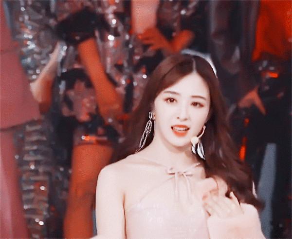 张含韵金晨王霏霏沈梦辰组团出道,金晨沈梦辰张含韵王霏霏拍抖音