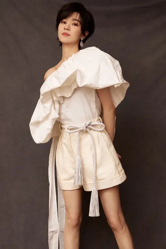 张含韵金晨王霏霏沈梦辰组团出道,金晨沈梦辰张含韵王霏霏拍抖音