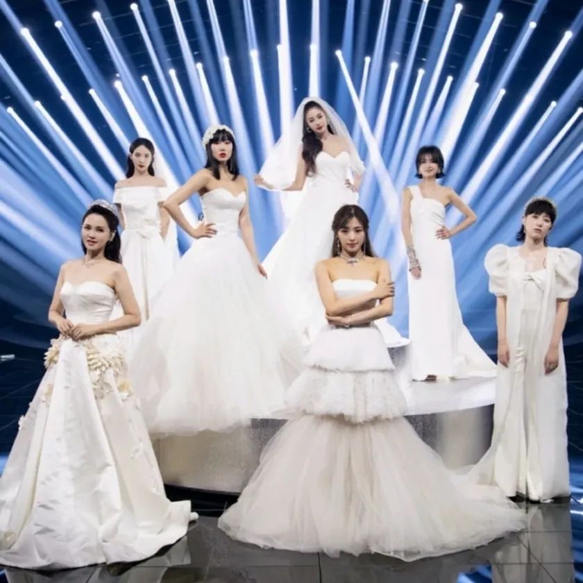 张含韵金晨王霏霏沈梦辰组团出道,金晨沈梦辰张含韵王霏霏拍抖音