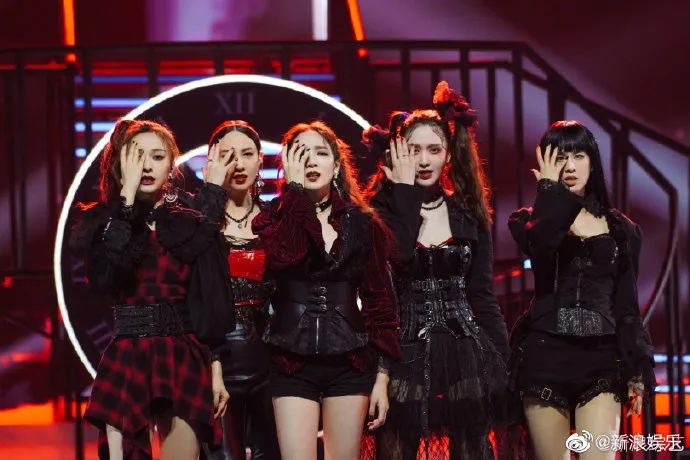 张含韵金晨王霏霏沈梦辰组团出道,金晨沈梦辰张含韵王霏霏拍抖音