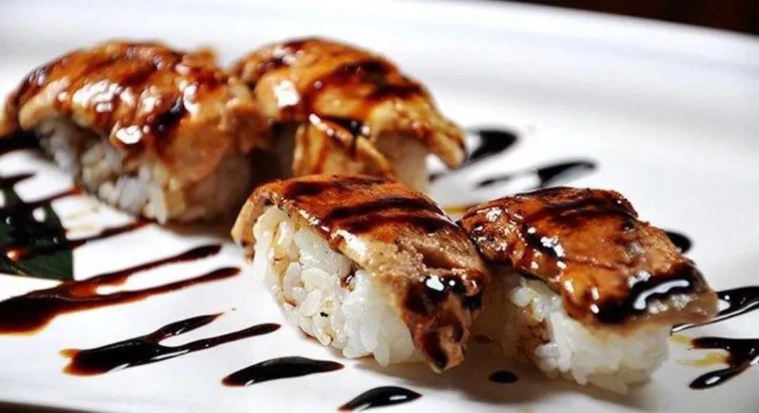 搞大事！这个购物中心用一张卡就能吃遍