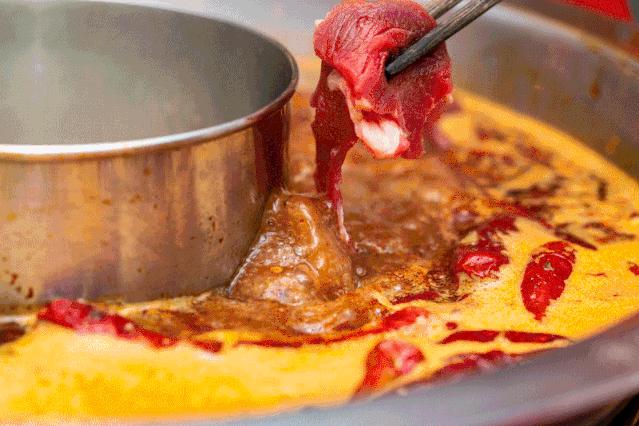 搞大事！这个购物中心用一张卡就能吃遍