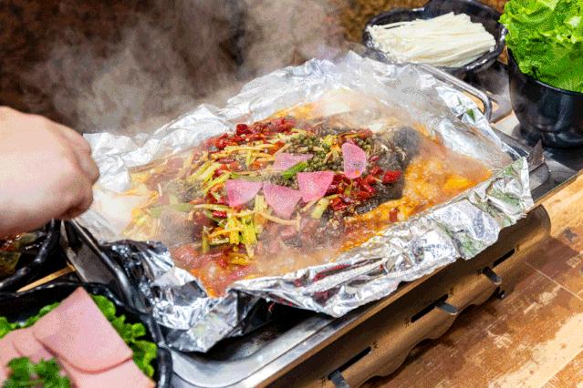 搞大事！这个购物中心用一张卡就能吃遍