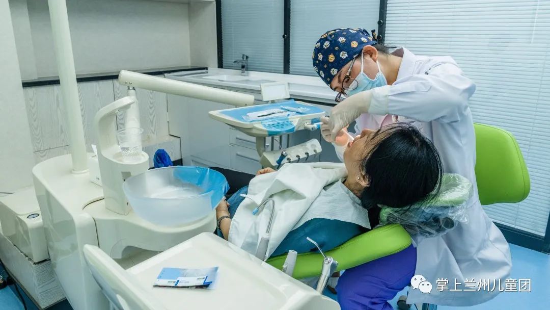 这个周末一起去看电影怎么样,这个周末要一起去游乐园吗