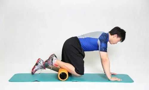 小腿迎面骨一阵一阵的疼,小腿迎面骨跳着疼