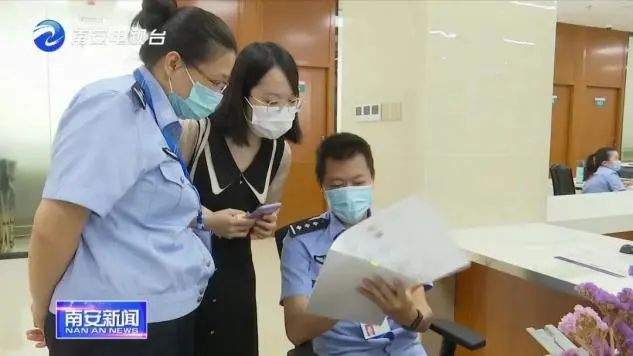 公安护航返程务工人员,派出所民警护航因疫滞留旅客返程