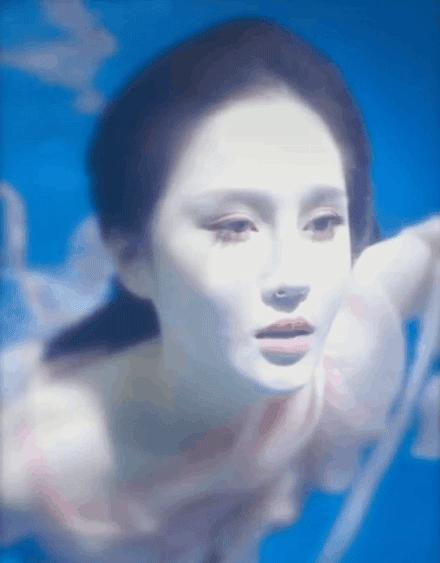 赵本山双眼皮,赵本山女儿素颜直播曝光真实颜值